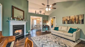 House (3 Bedrooms) | Interior