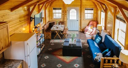 Paradise Valley Cabin by Chico & Yellowstone Park!
