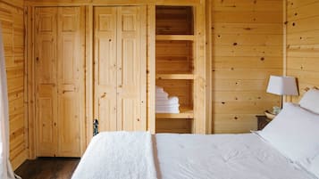 House (1 Bedroom) | Interior