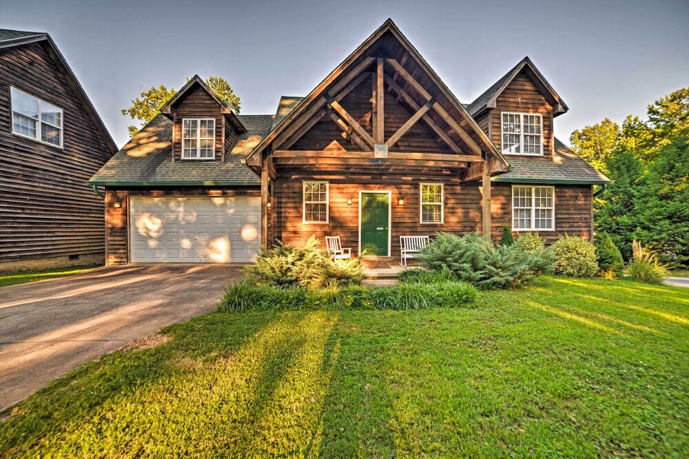 Expansive Cabin With Kentucky Lake Access!