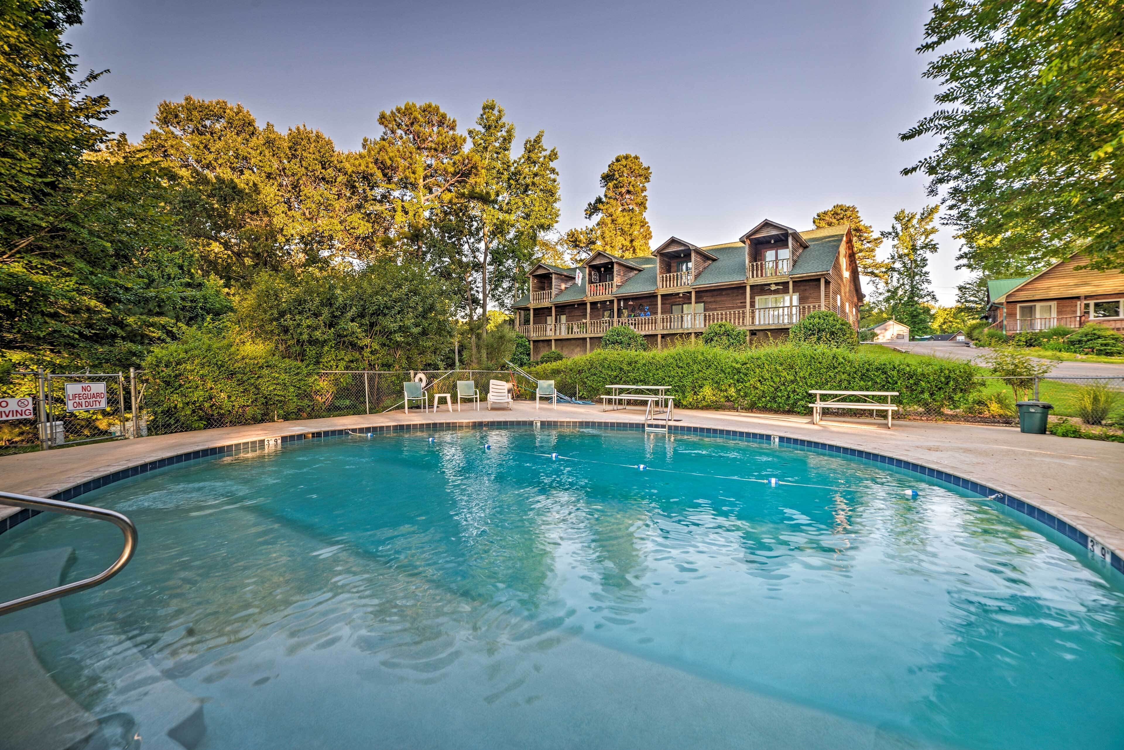 Expansive Cabin With Kentucky Lake Access!