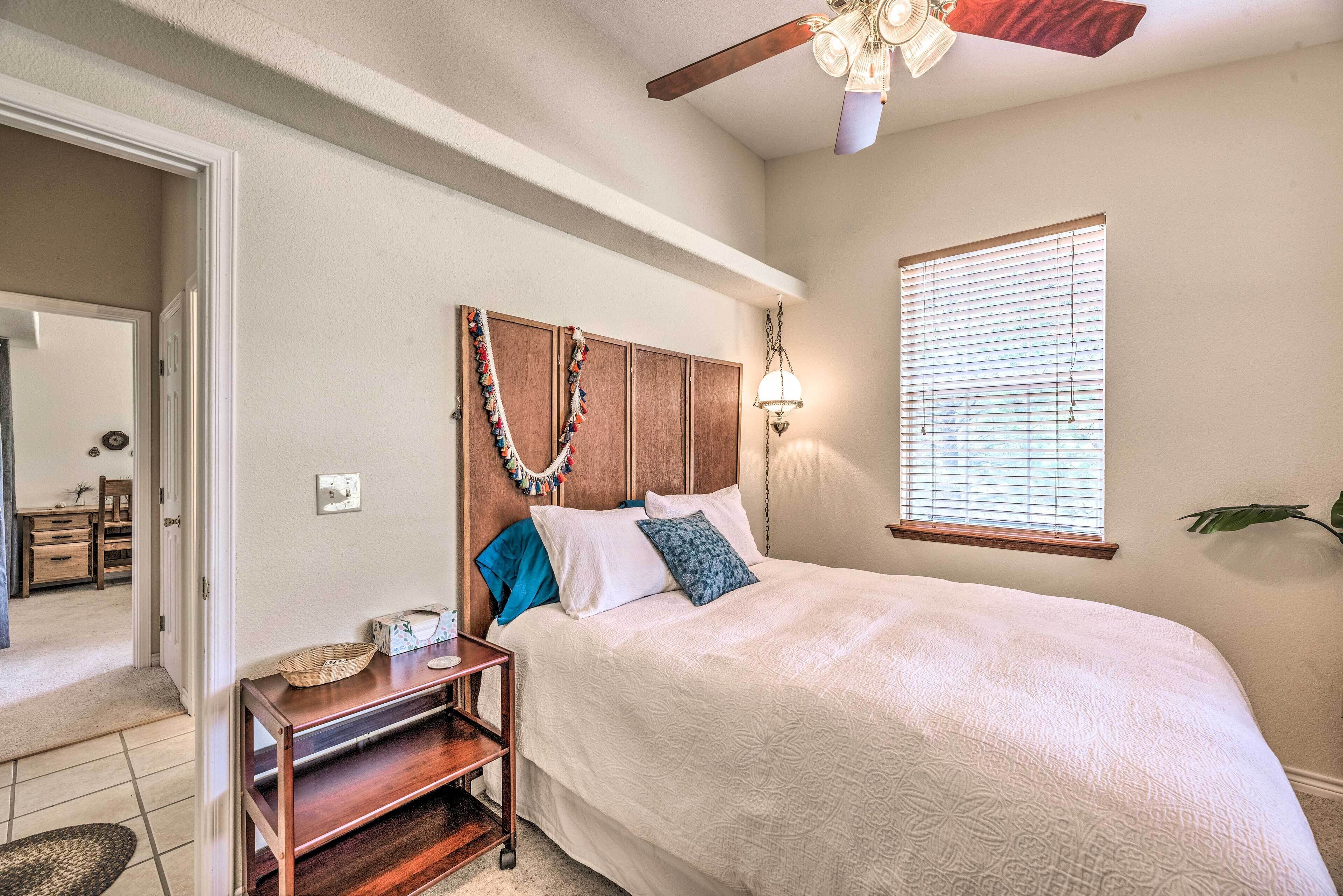 Charming Cloudcroft Cabin w/ Deck & Mtn Views