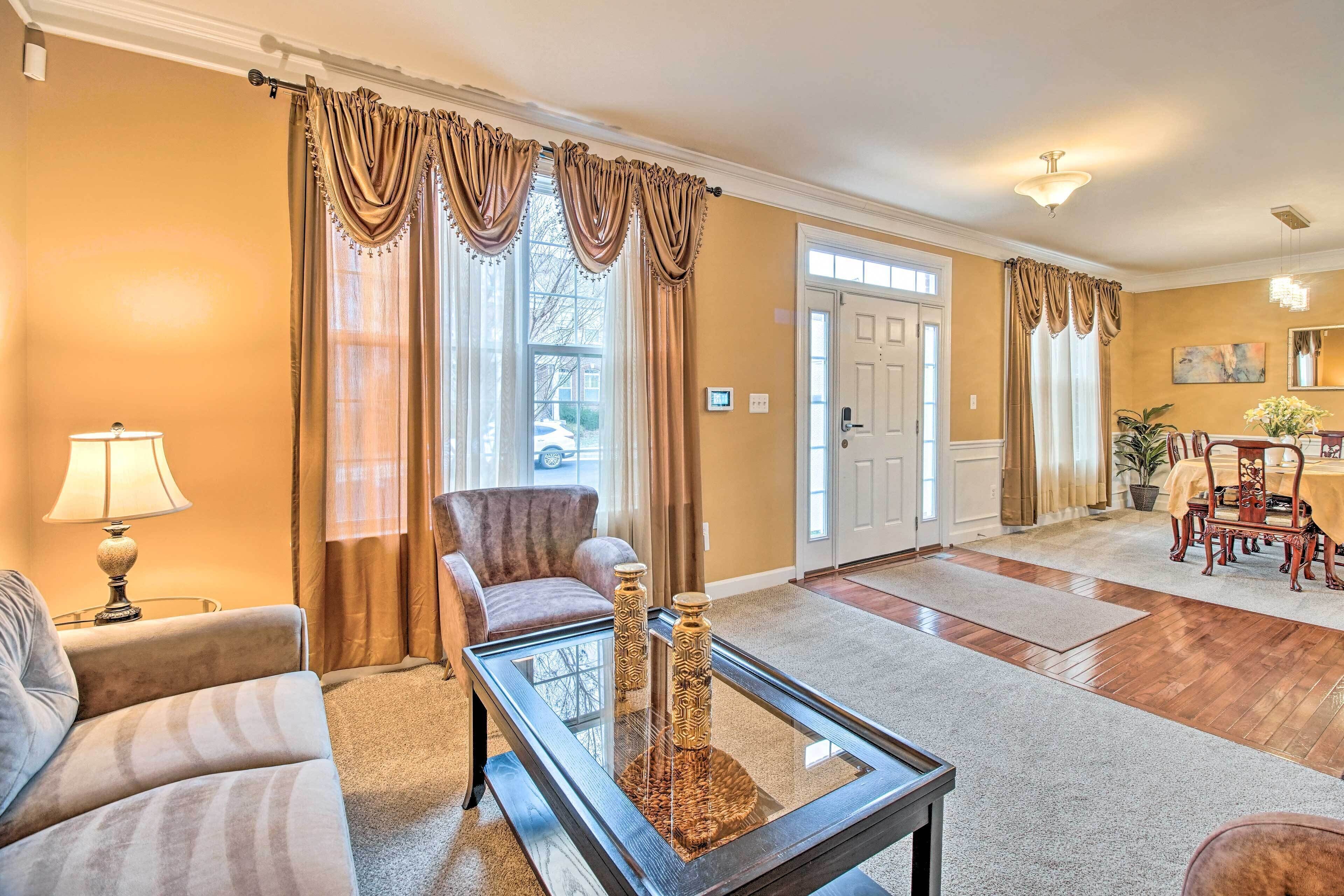 House (5 Bedrooms) | Interior