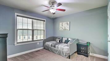 House (5 Bedrooms) | Interior