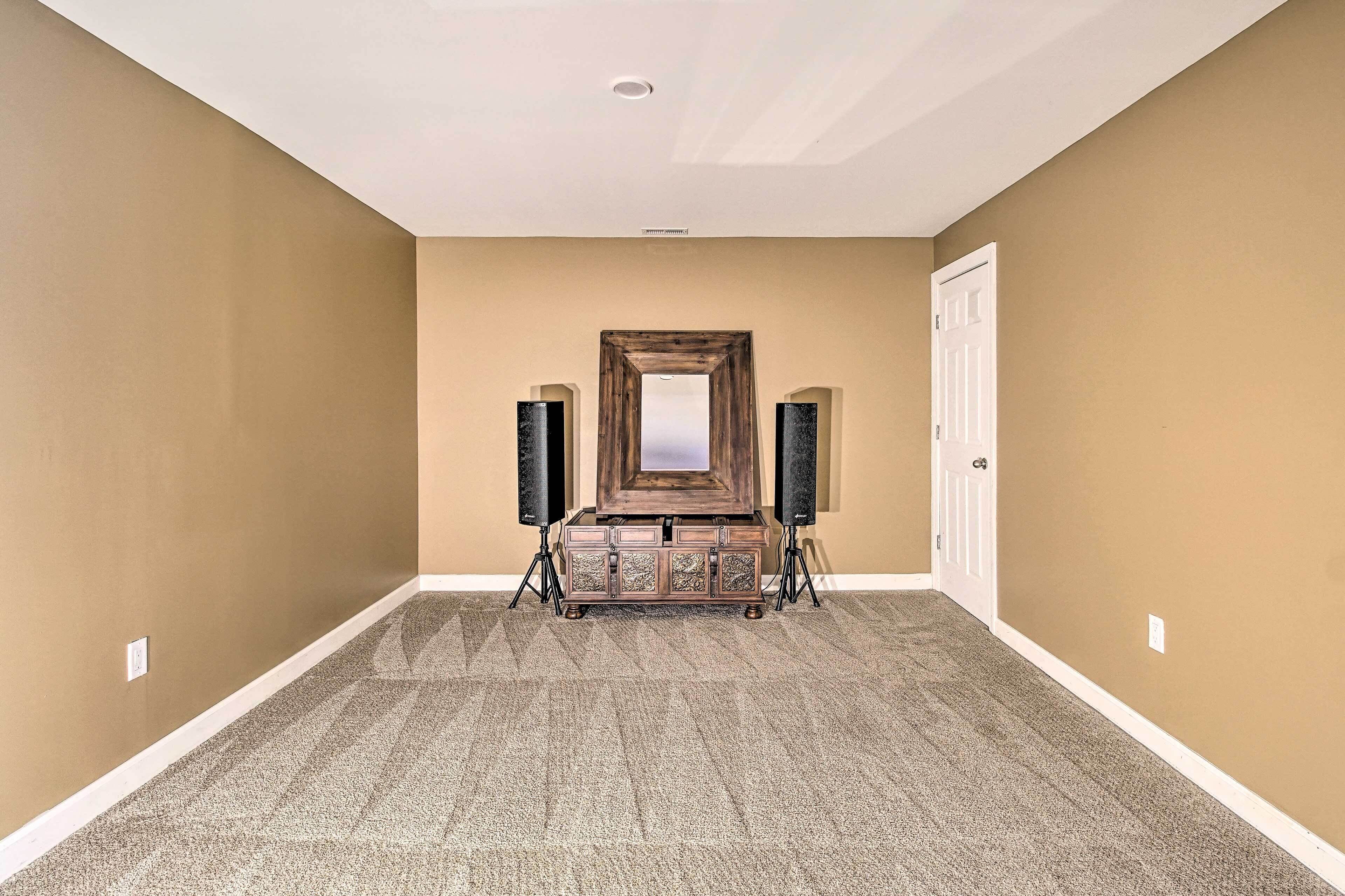 House (5 Bedrooms) | Interior