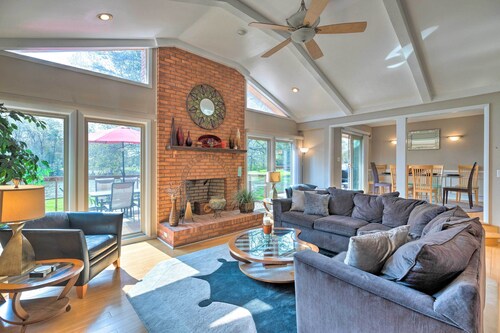 'river's Edge Retreat With Kayaks & River Access!