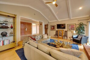 House (5 Bedrooms) | Interior - 'river's Edge Retreat With Kayaks & River Access! (Reedville)