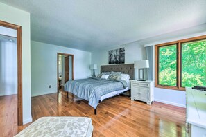 House (5 Bedrooms) | Interior