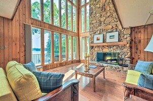 House (5 Bedrooms) | Interior