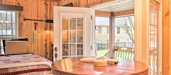 'the Boat House' Creekside Escape in Hot Springs!