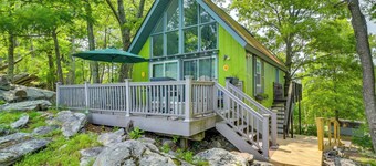 Great Cacapon Cabin w/ Mountain Views