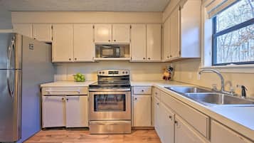 Cottage (2 Bedrooms) | Interior