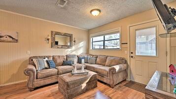 Cottage (2 Bedrooms) | Front of property