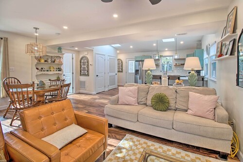 Sunny Front Royal Vacation Rental w/ Hot Tub!