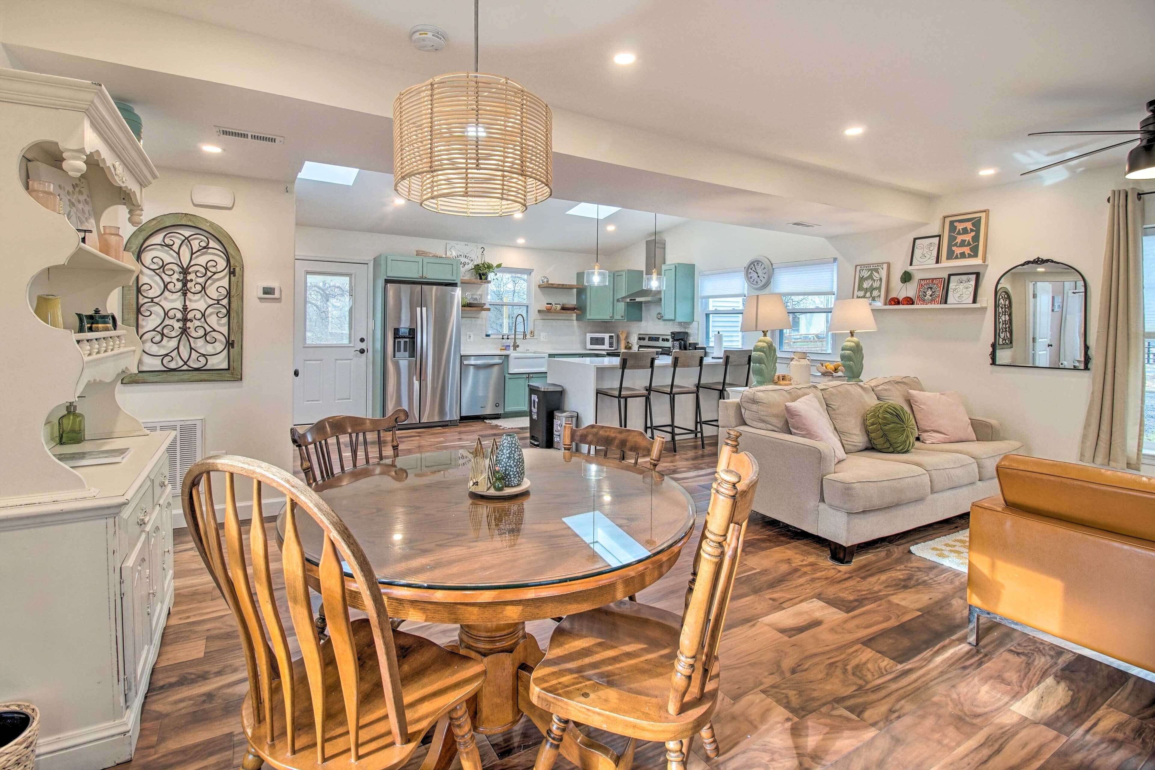 Sunny Front Royal Vacation Rental w/ Hot Tub!