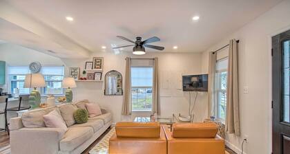Sunny Front Royal Vacation Rental w/ Hot Tub!
