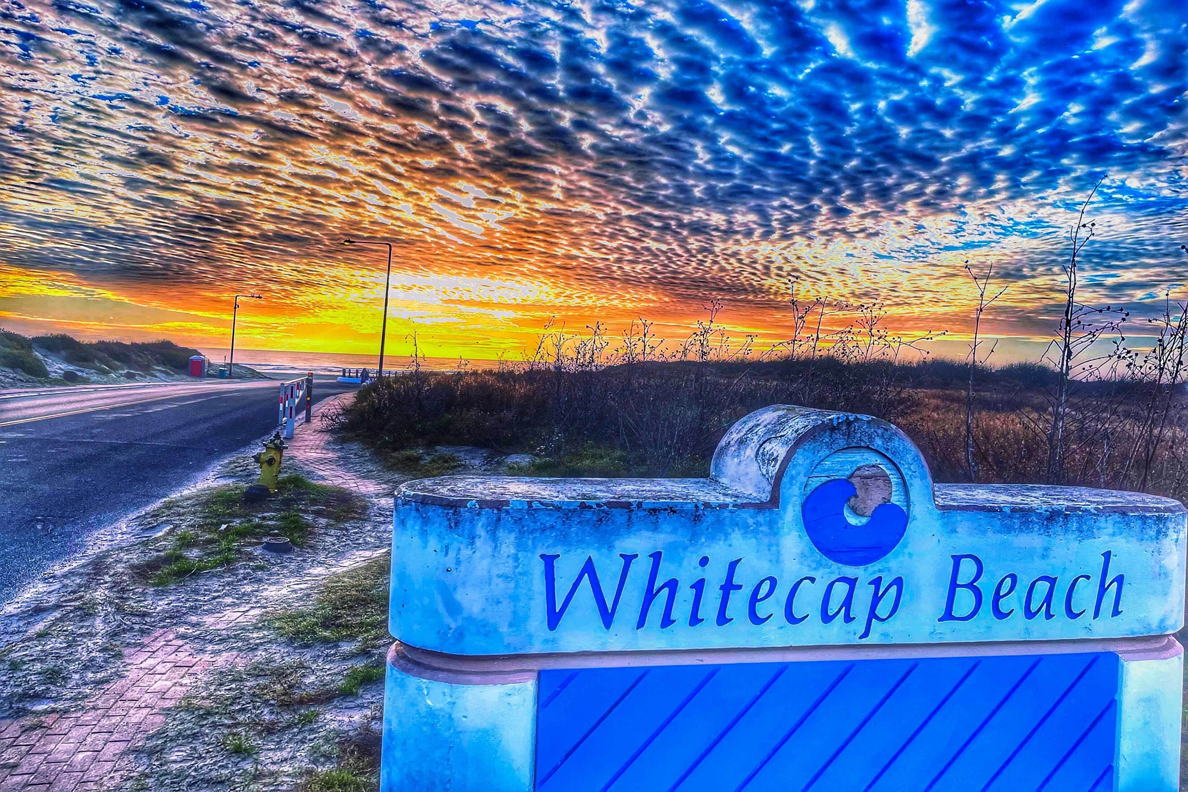 Corpus Christi Resort Condo - Walk to Beach!