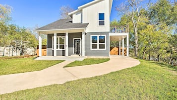 House (3 Bedrooms) | Front of property