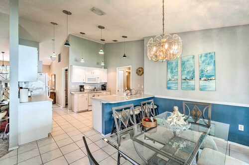 4 Mi to Beaches: Home w/ Lanai & Yard in Venice!