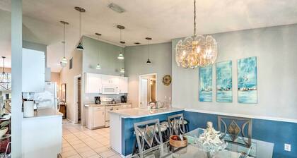 4 Mi to Beaches: Home w/ Lanai & Yard in Venice!