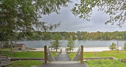 15 Mi to Camelback Ski Resort: Home w/ Deck!