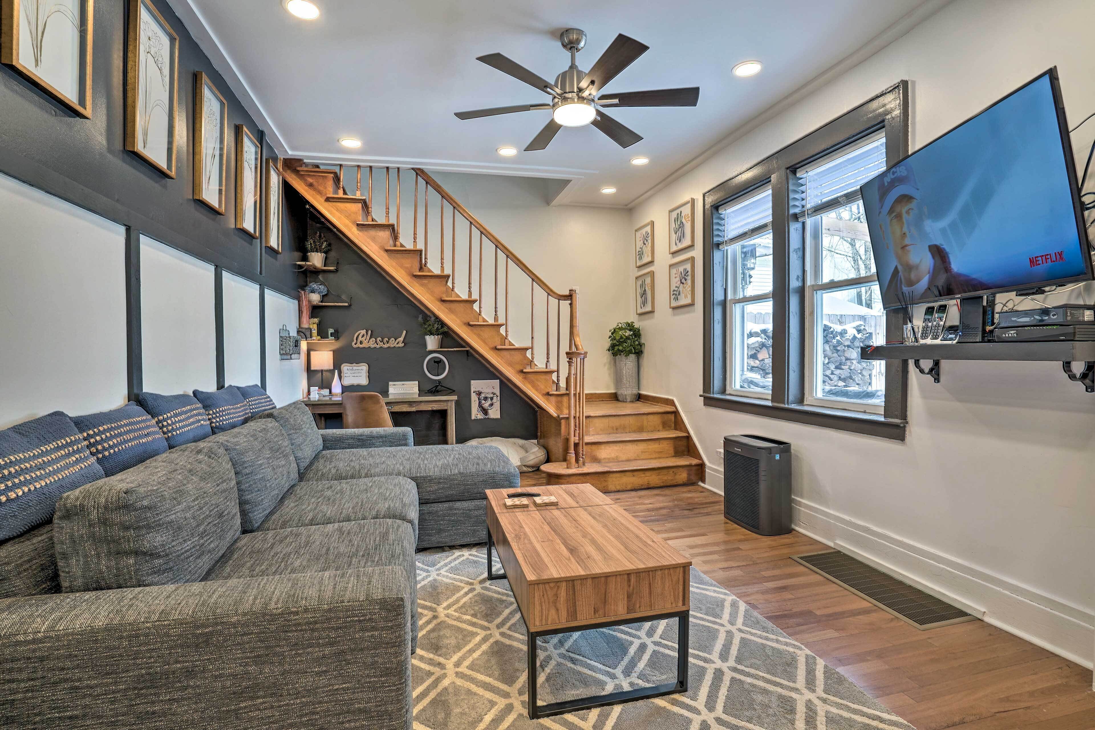 Charming Syracuse Apt w/ Private Deck & Fire Pit!