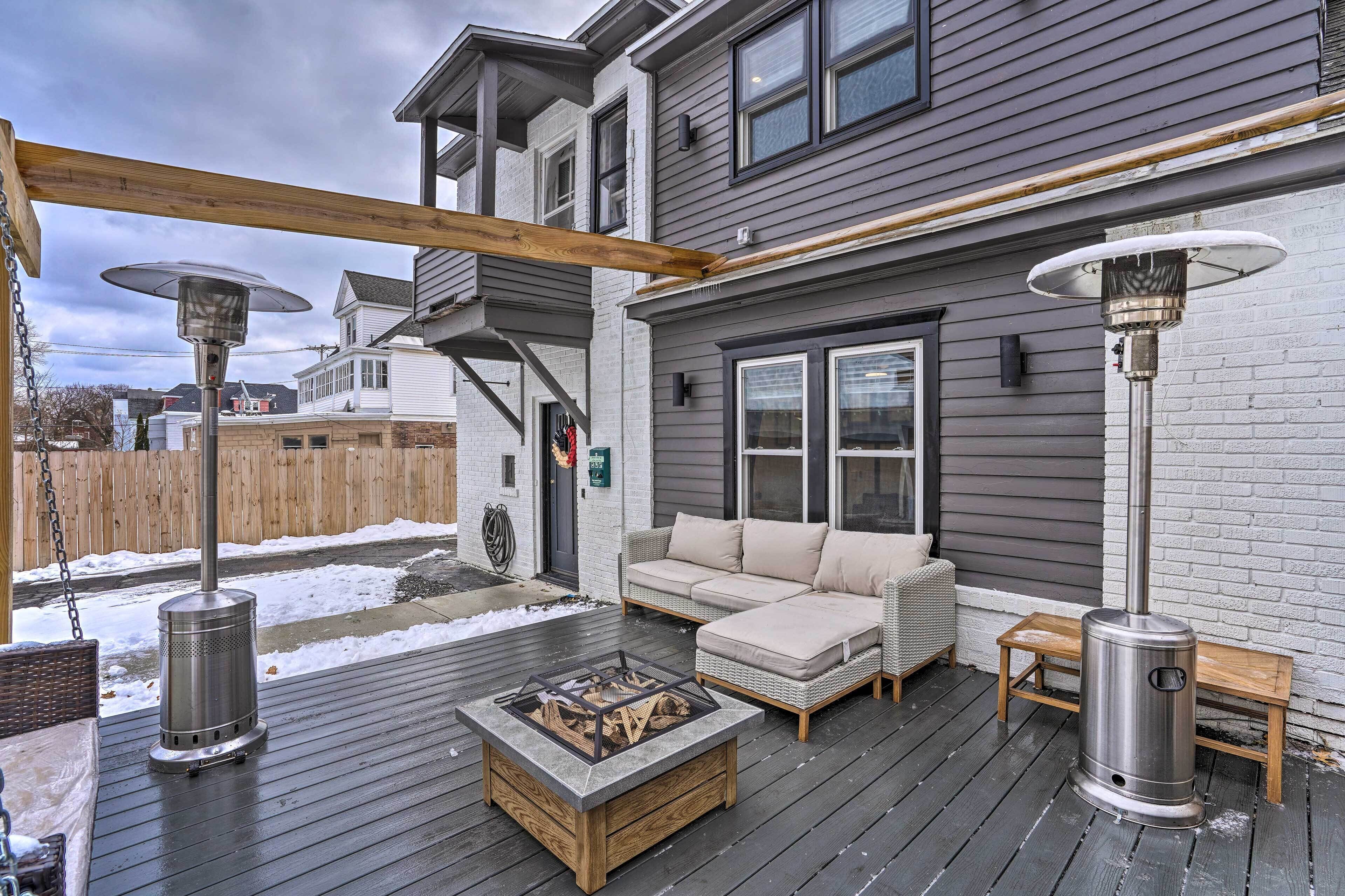 Charming Syracuse Apt w/ Private Deck & Fire Pit!