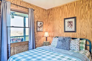 Interior - 7 Mi to Downtown Morganton: Cabin w/ Fire Pit! (Morganton)