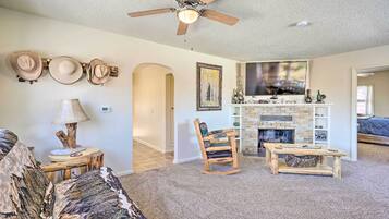 House (3 Bedrooms) | Interior