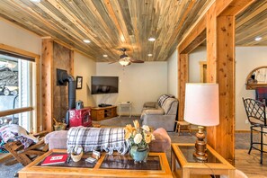 Apartment (1 Bedroom) | Interior