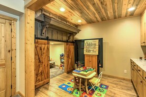 Apartment (1 Bedroom) | Interior