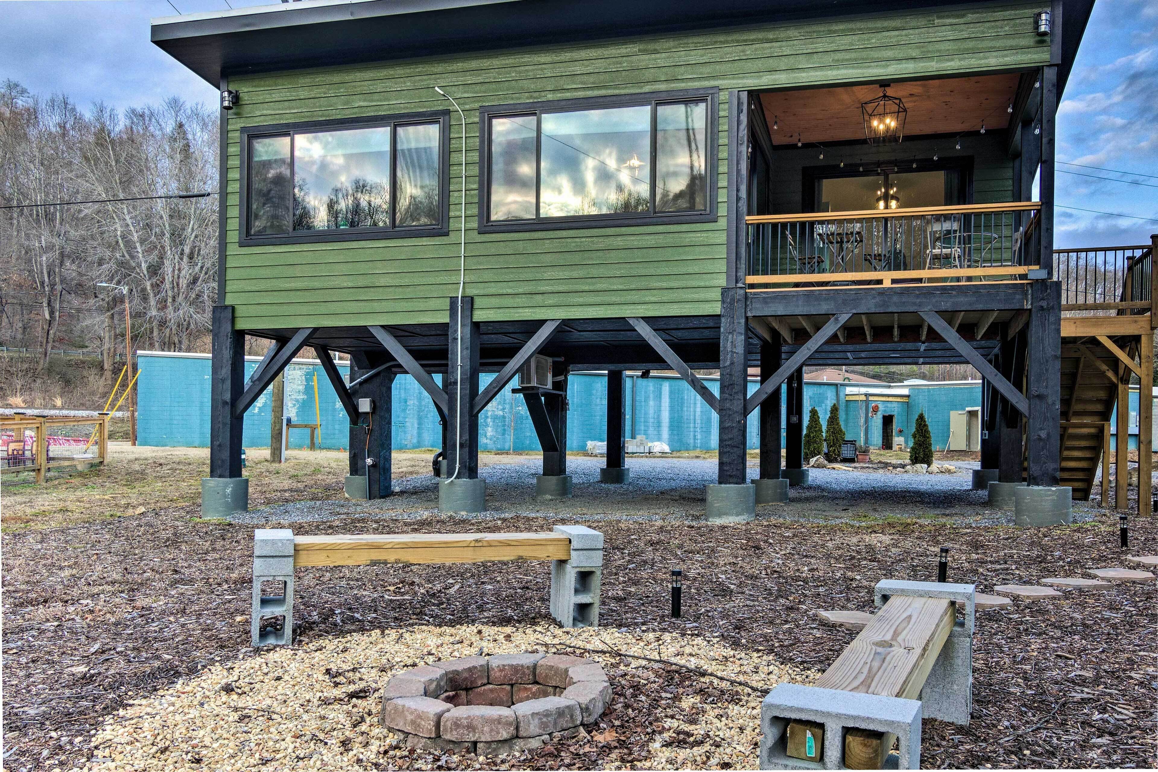 Old Fort Retreat, Direct Access to Mill Creek