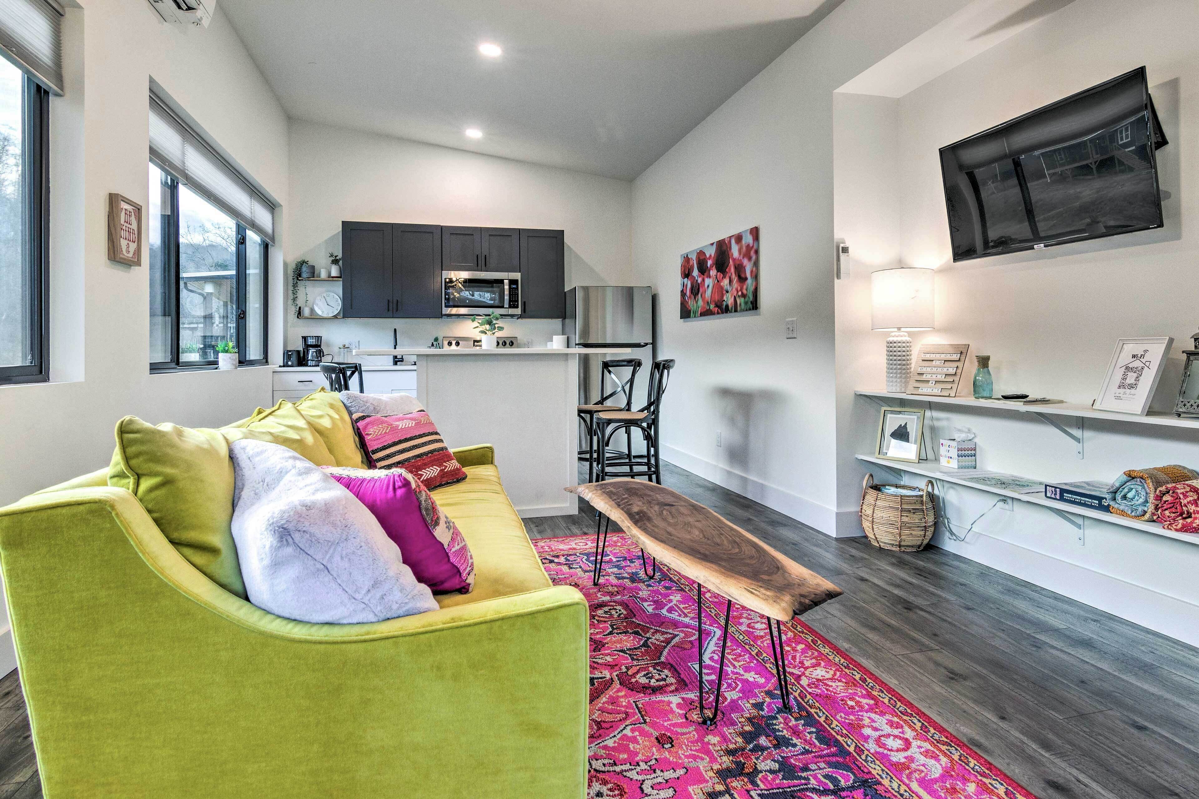 Old Fort Retreat, Direct Access to Mill Creek