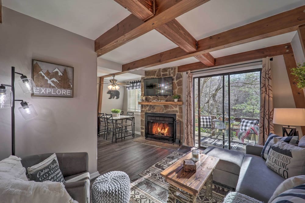 2 Mi to Dtwn Banner Elk! Couples Retreat w/ Deck - Newland, NC