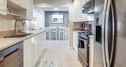 Pool, Game Room & Fire Table: Stuart Oasis