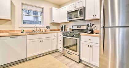 Stylish Retreat w/ Yard < 5 Mi to MSU Campus