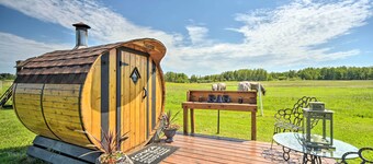 Duluth Studio w/ Sauna on Working Horse Farm!