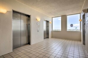 Interior - Gulf Shores Condo w/ Ocean Views & Beach Access! (Gulf Shores)