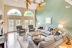 House (5 Bedrooms) | Interior