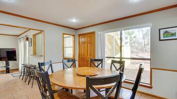 Cottage (3 Bedrooms) | Interior