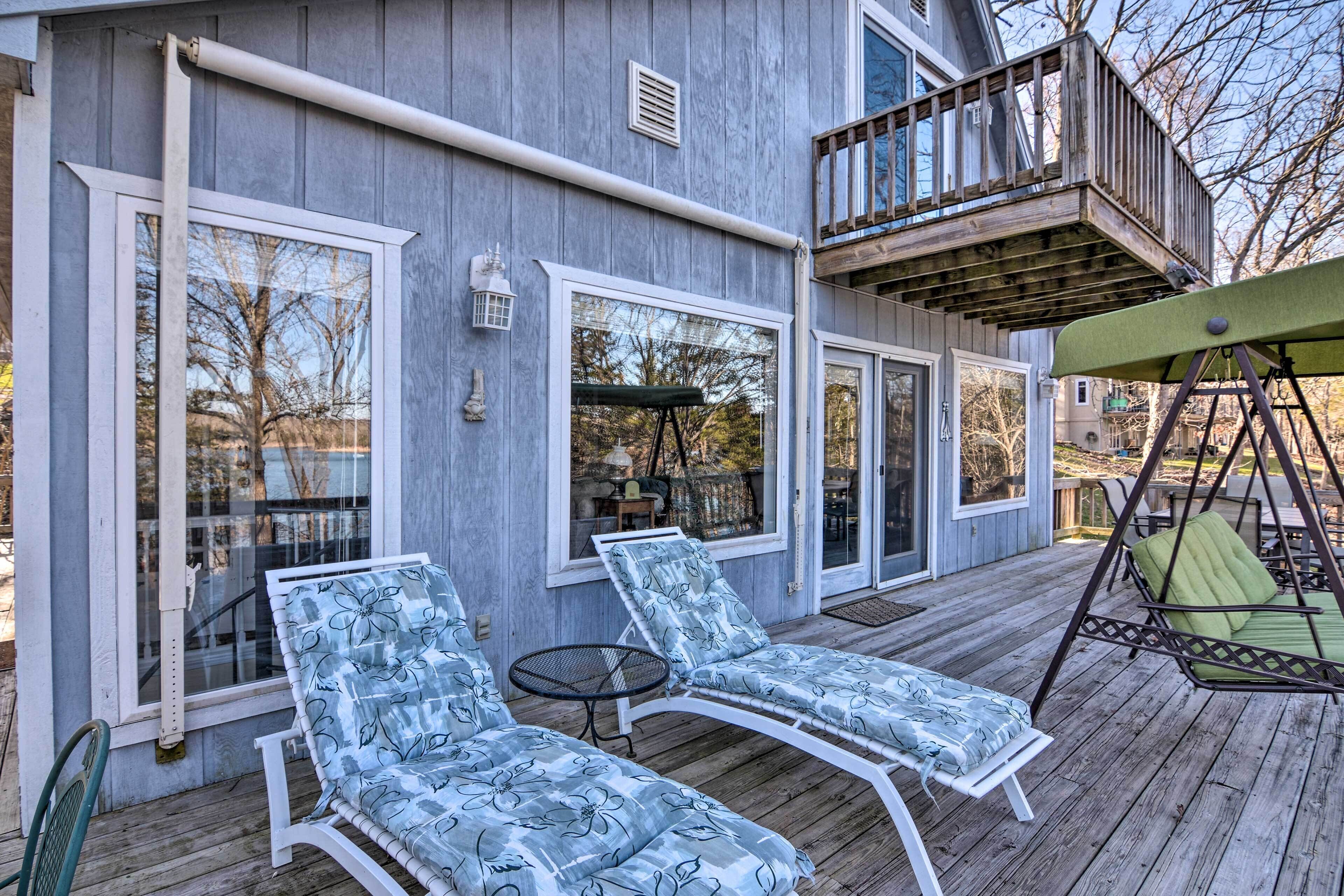 Table Rock Lakefront Getaway w/ Private Swim Dock!