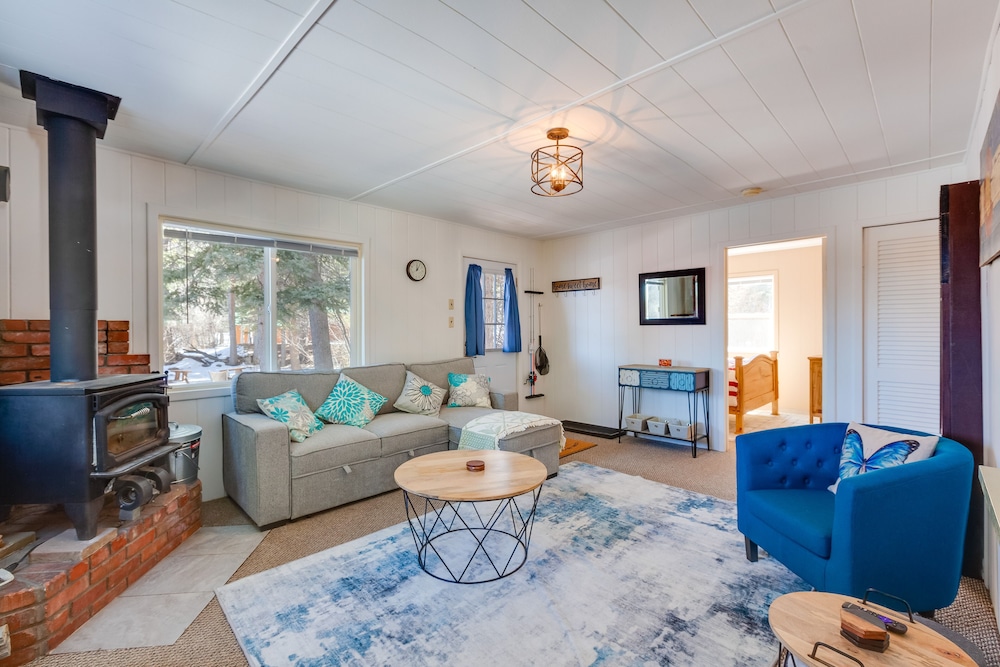 Living area, Colorado Mountain Retreat on Cucharas River!