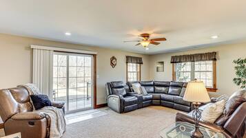 House (4 Bedrooms) | Interior