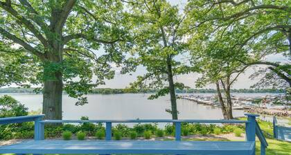Waterfront Getaway on Sodus Bay: Prime Location!