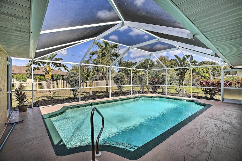Breezy Cape Coral Oasis, Covered Lanai & BBQ - Lofton's Island, FL