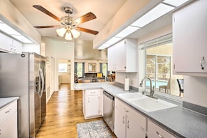 House (3 Bedrooms) | Interior