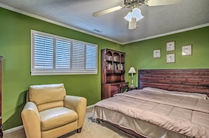 Interior - 4 Mi to Barefoot Landing: North Myrtle Beach Home (North Myrtle Beach)