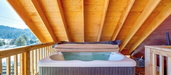 Private Hot Tub & Mtn Views: Garden Valley Apt!