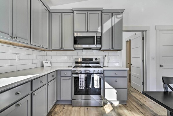 House (3 Bedrooms) | Interior