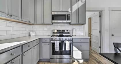 Stunning Stevenson Retreat w/ Mountain Views!